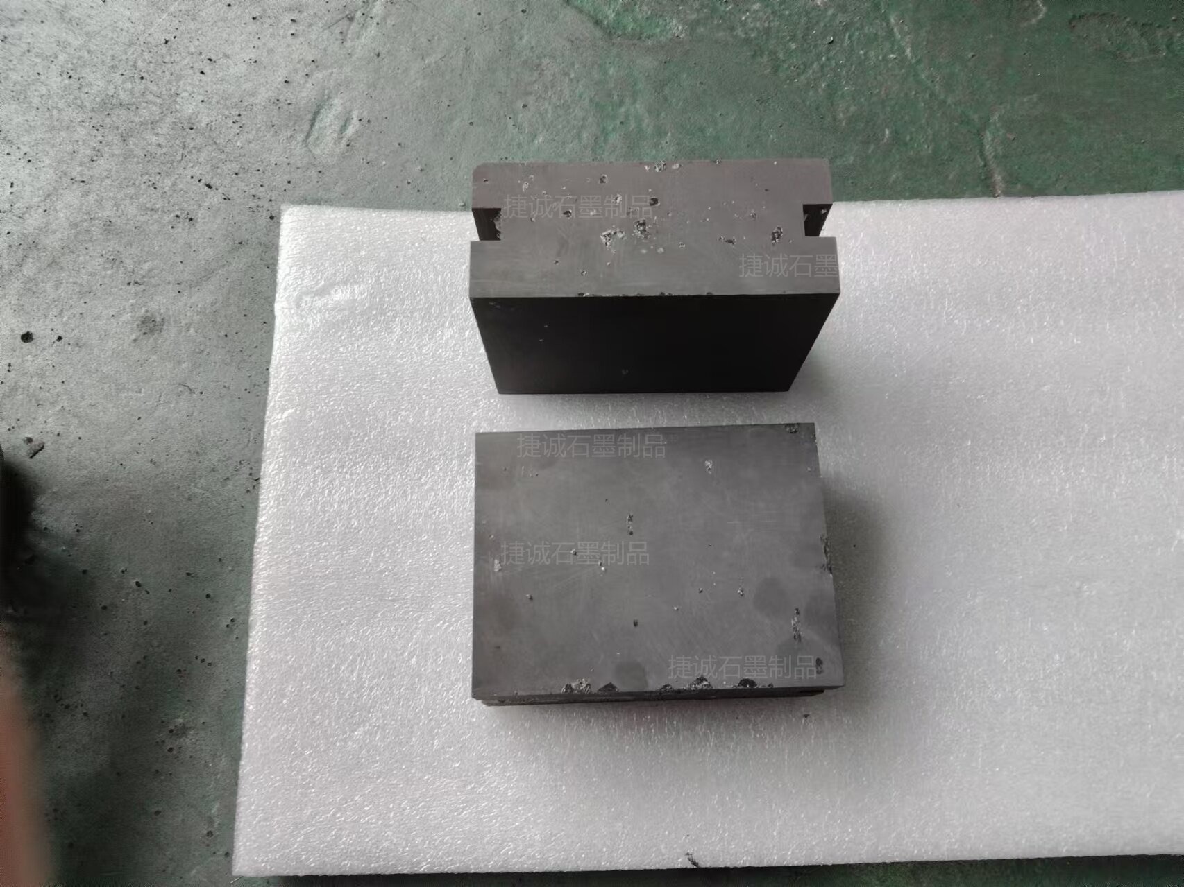 多層鋁箔覆鎳抗氧化石墨塊